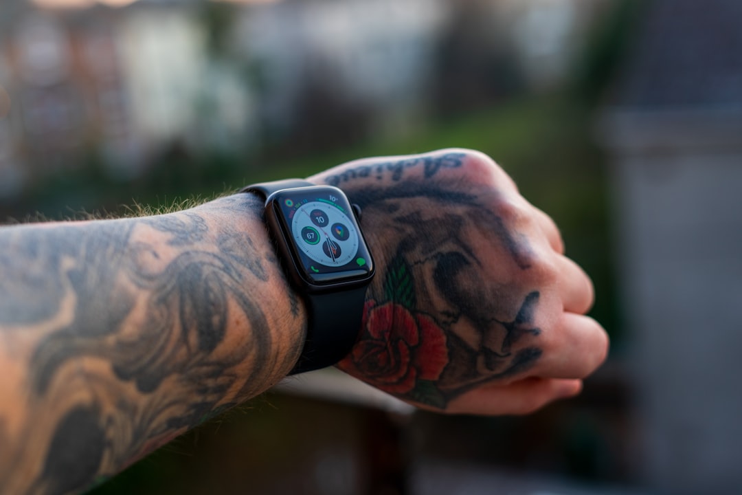 Tech Gadgets: From Novelty to Necessity in Modern Living